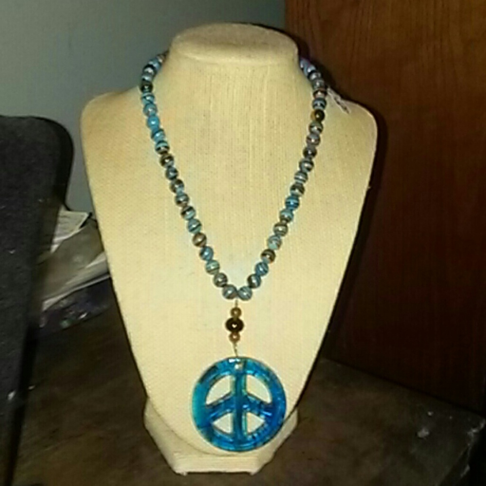 14in round blue brown stone necklace w/ glass p